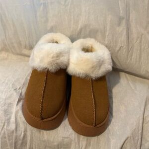 Cozy Brown Slippers with Faux Fur Lining